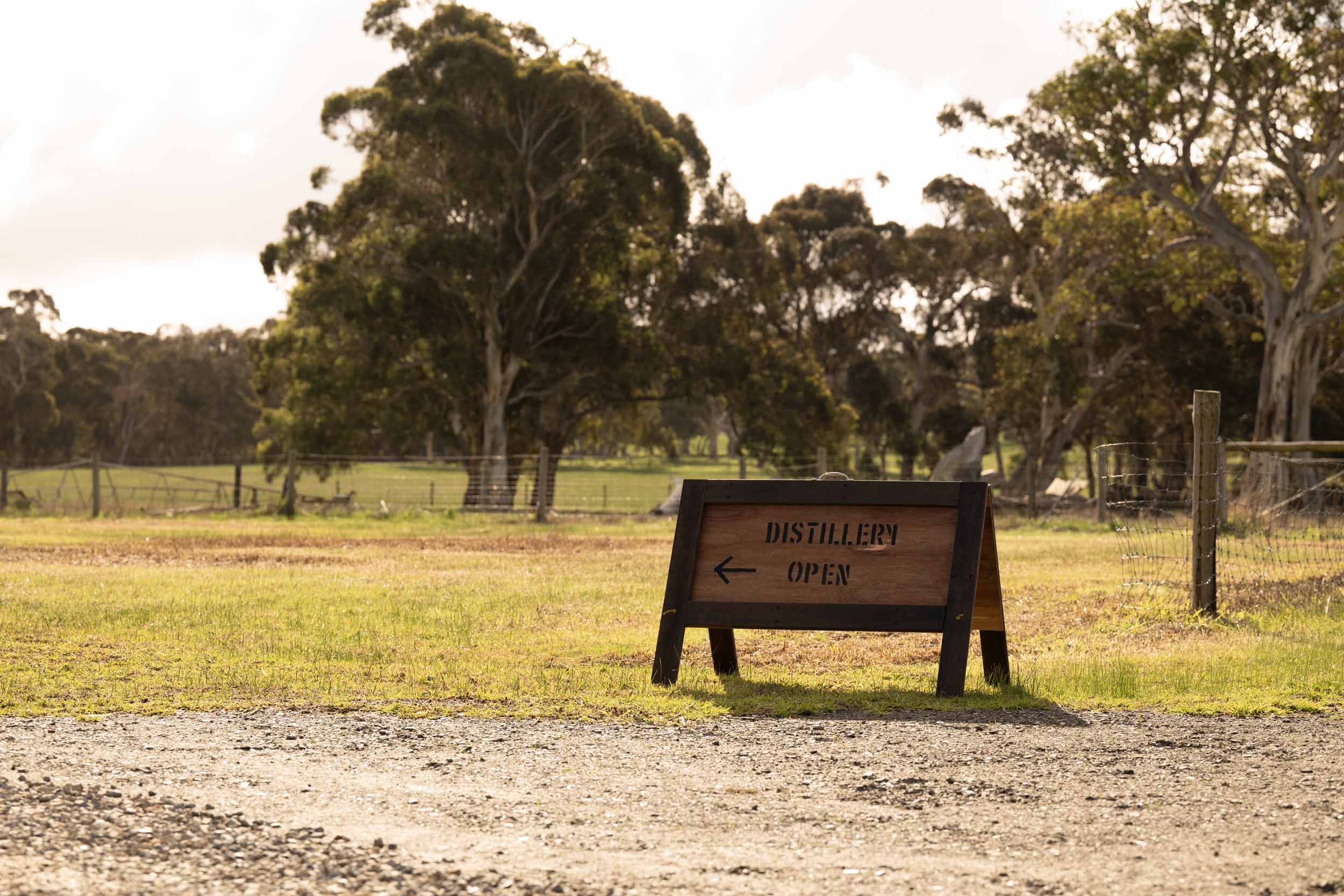Dry Gin, Vodka, Dry, Citrus, Navy gin, distillery, Moos